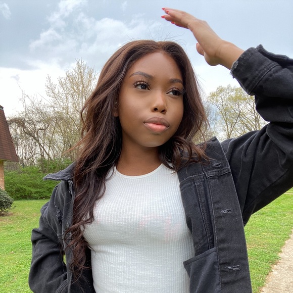 Meet your Posher, Makaila - Picture 3 of 4